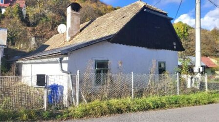 Nehnuteľnosti k.ú. Banská Štiavnica, LV č. 6249, podiel 1/2, značka: Neotvárať:2024/000054/HA Čelný pohľad z ulice