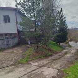 administratívna budova s pozemkami v k. ú. Svrčinovec AB Svrčinovec