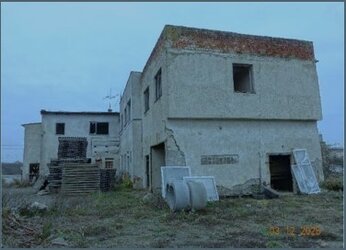 Budova v k. &uacute;. Cejkov