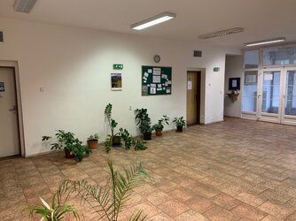 Nájom - Kasárne Kuchyňa, nebytový priestor č. 1 o výmere 1 m2 - vhodný na kávomat , Záhorie (vojenský obvod) vestibul