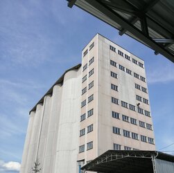 Obilné silo v katastrálnom území Horné Kočkovce, obec Púchov, okres Púchov - I. kolo VEA Obilné silo Púchov